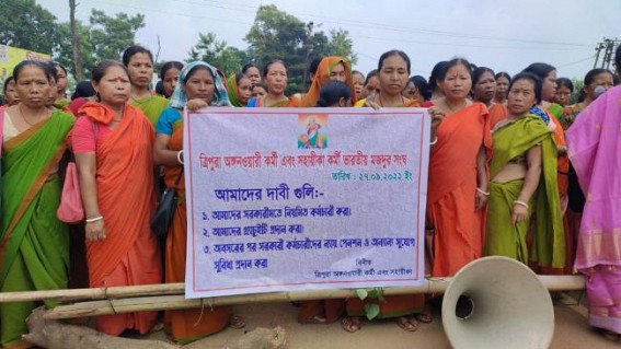Anganwadi workers and helpers blocked roads raising 3 points demands in Khowai Anganwadi workers and helpers blocked roads raising 3 points demands in Khowai